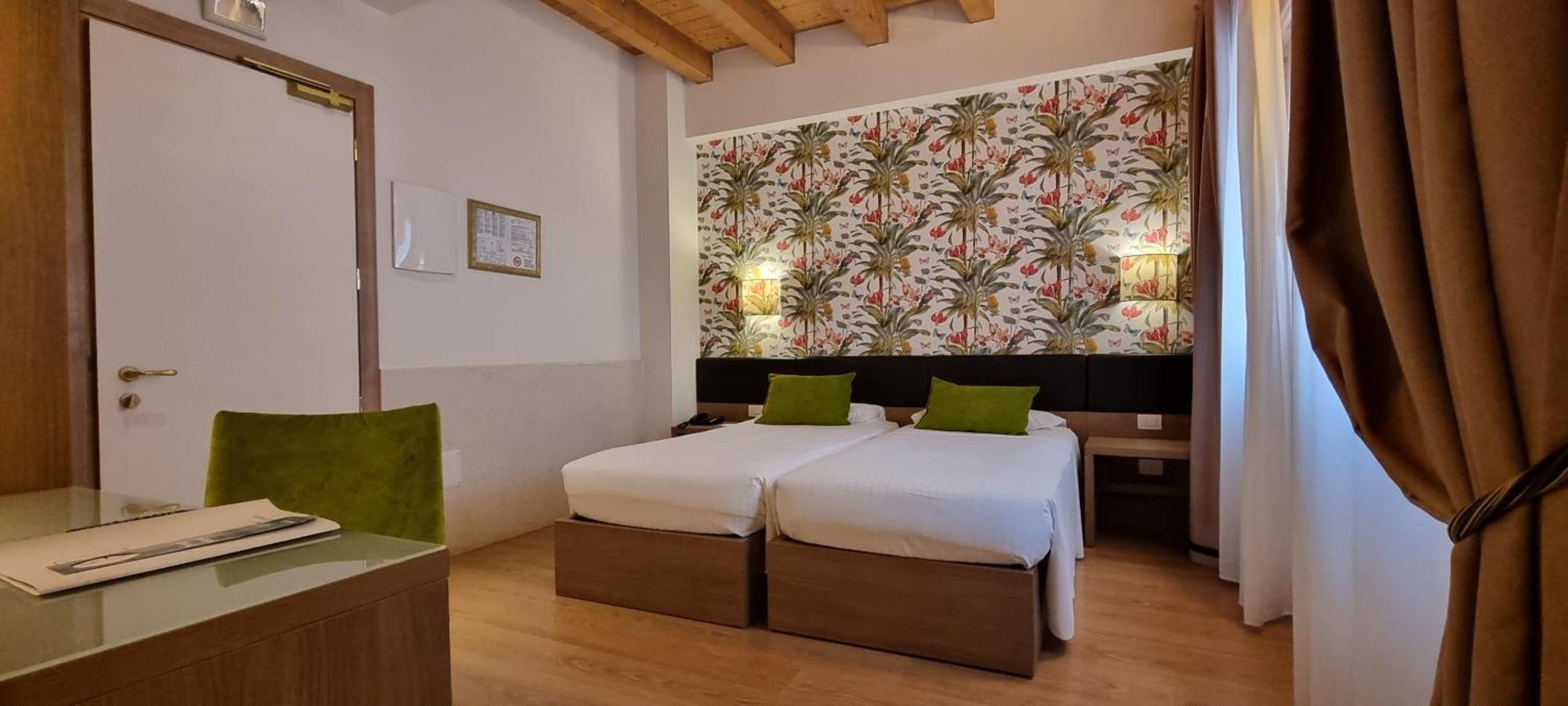 Unahotels Eco Hotel Villa Costanza Venezia Mestre Exterior foto