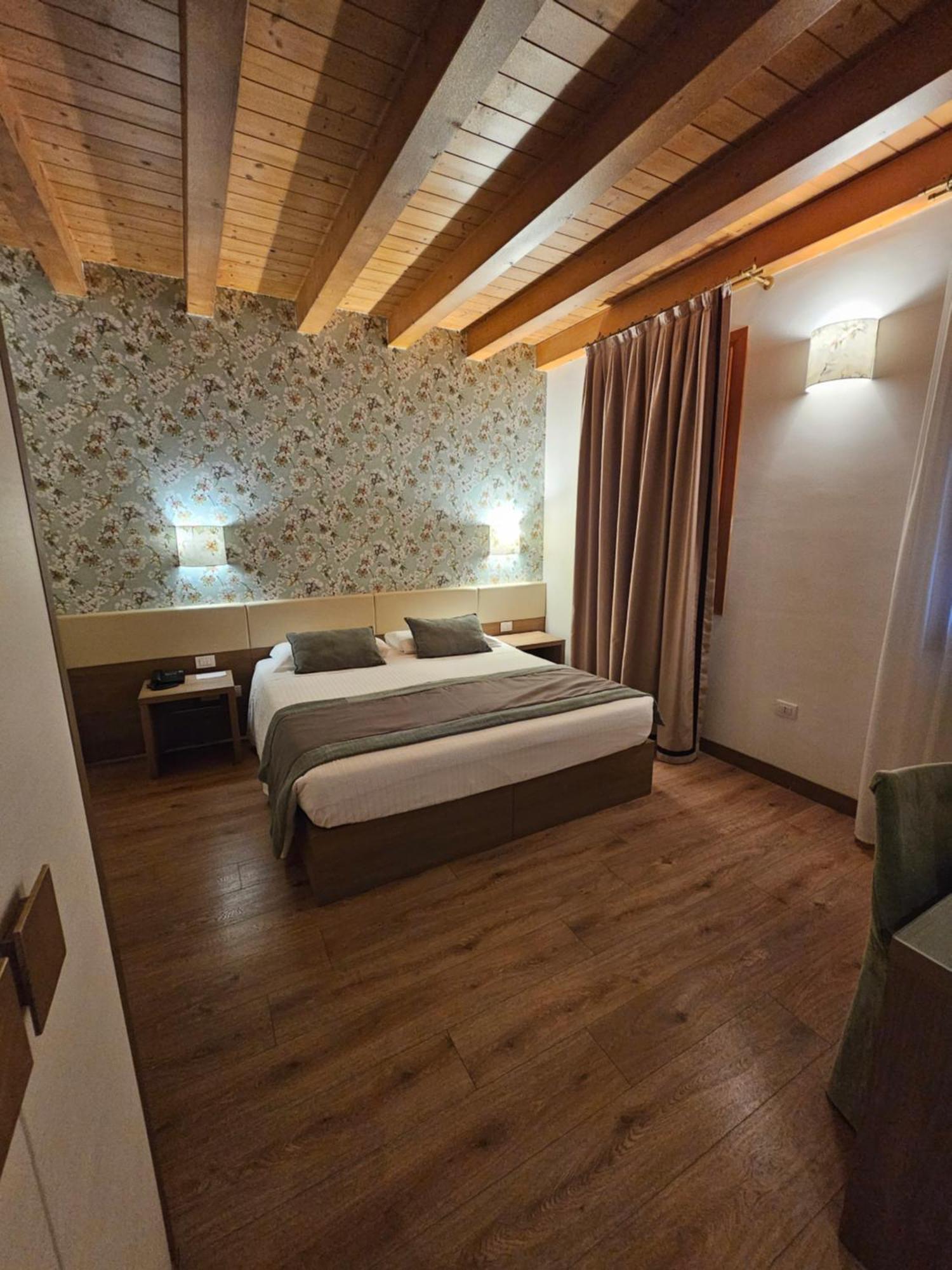 Unahotels Eco Hotel Villa Costanza Venezia Mestre Exterior foto