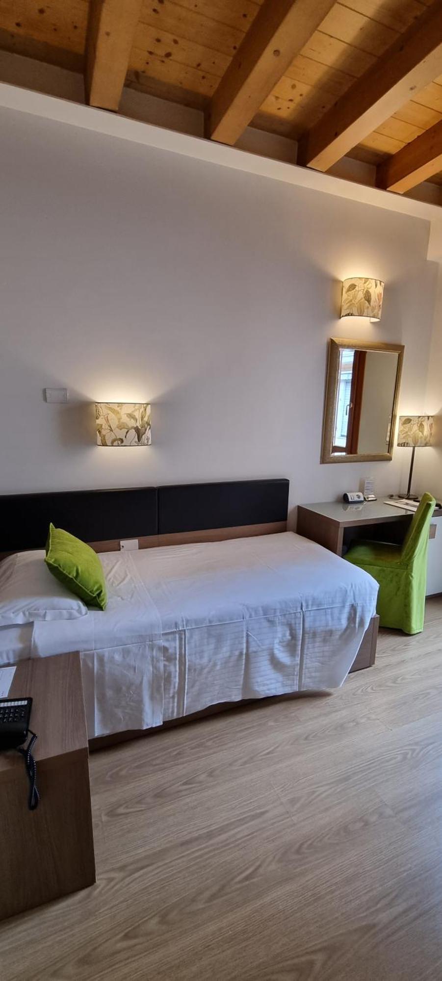 Unahotels Eco Hotel Villa Costanza Venezia Mestre Exterior foto